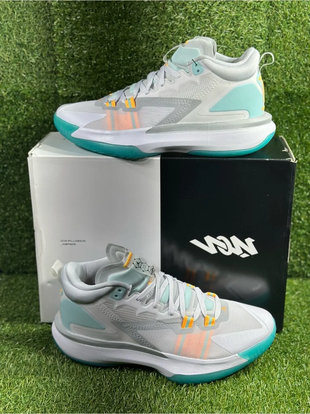 JORDAN ZION 1 , WHITE/ DYNAMIC TURQUOISE, MENS 10 , DA3130-101 NEW IN BOX